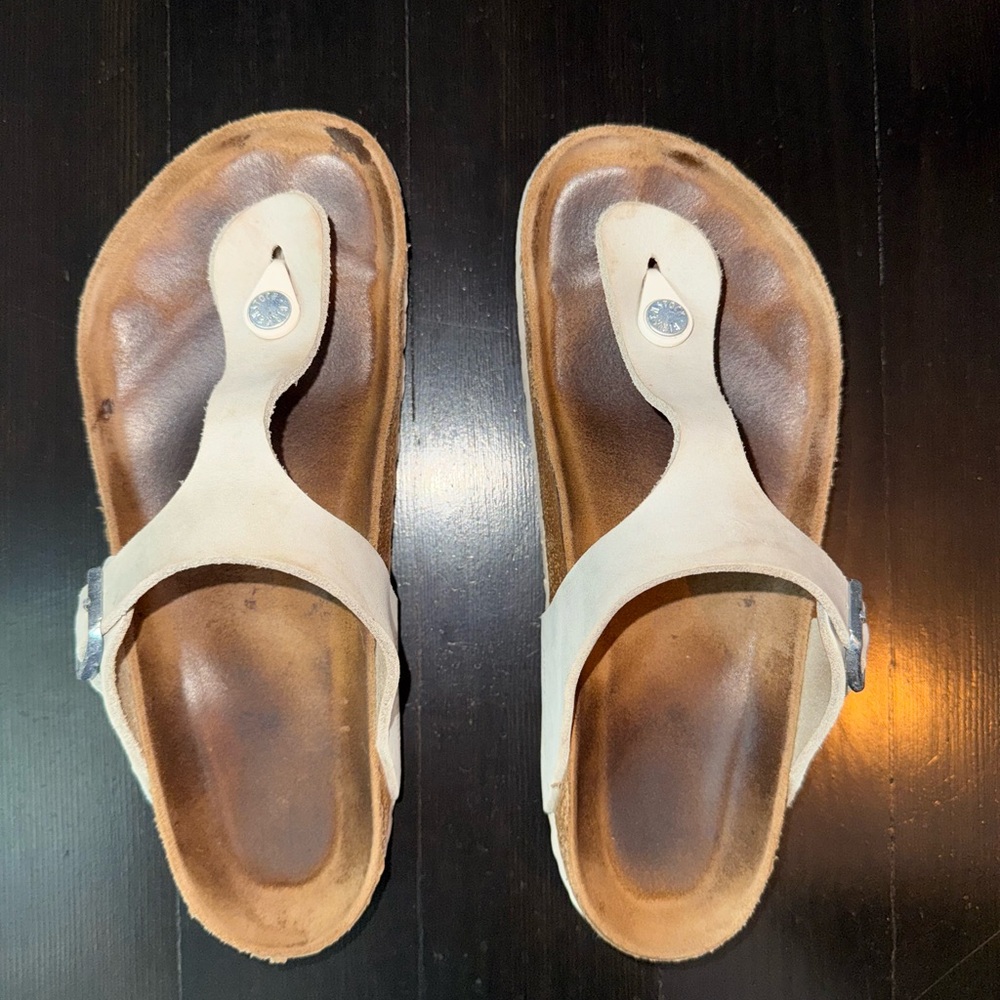 White Leather Thong Sandals Birkenstock Gizeh used size 9-9.5 Grey